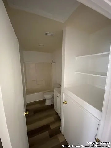 930 Drury Ln #4 — Photo 10