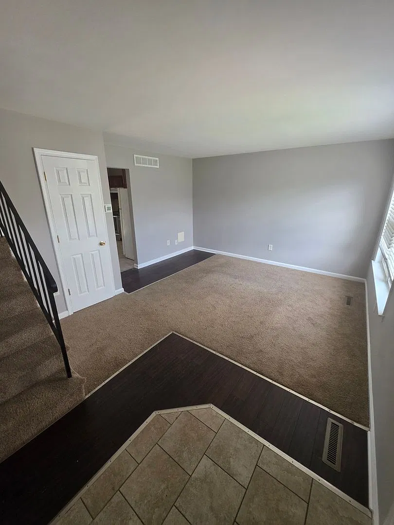 Updated 3-Bedroom Townhome in Edgewood Great Location! — Photo 1