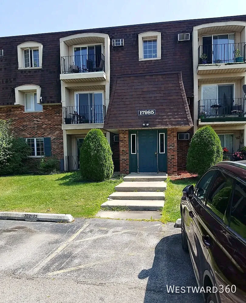 2-Bedroom Condo with Heat Included, Parking & Storage — Photo 1