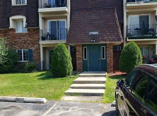 17985 Amherst Ct APT 204, Country Club Hills, IL 60478