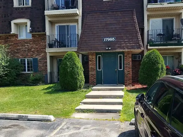 17985 Amherst Ct APT 204, Country Club Hills, IL 60478