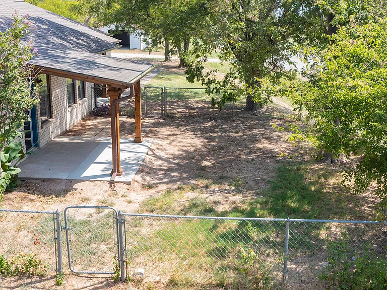 7610 S State Highway 34 — Photo 16