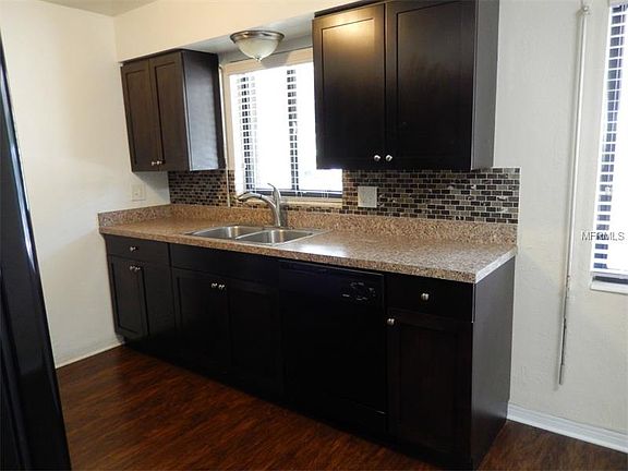 5th image of 3905 Porpoise Dr SE