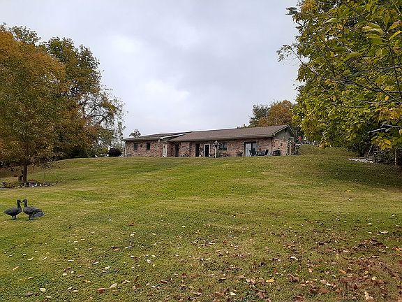 2nd image of 1251 S Lookout Mountain Dr