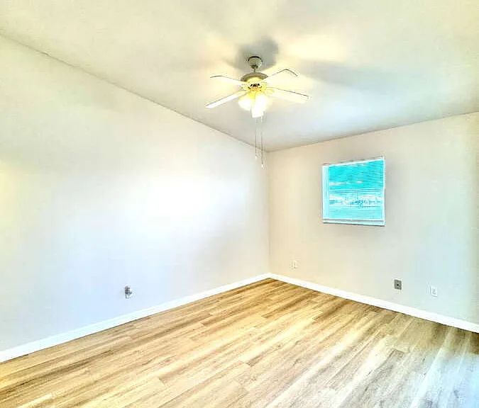 320 SW 3rd Pl #2 — Photo 19