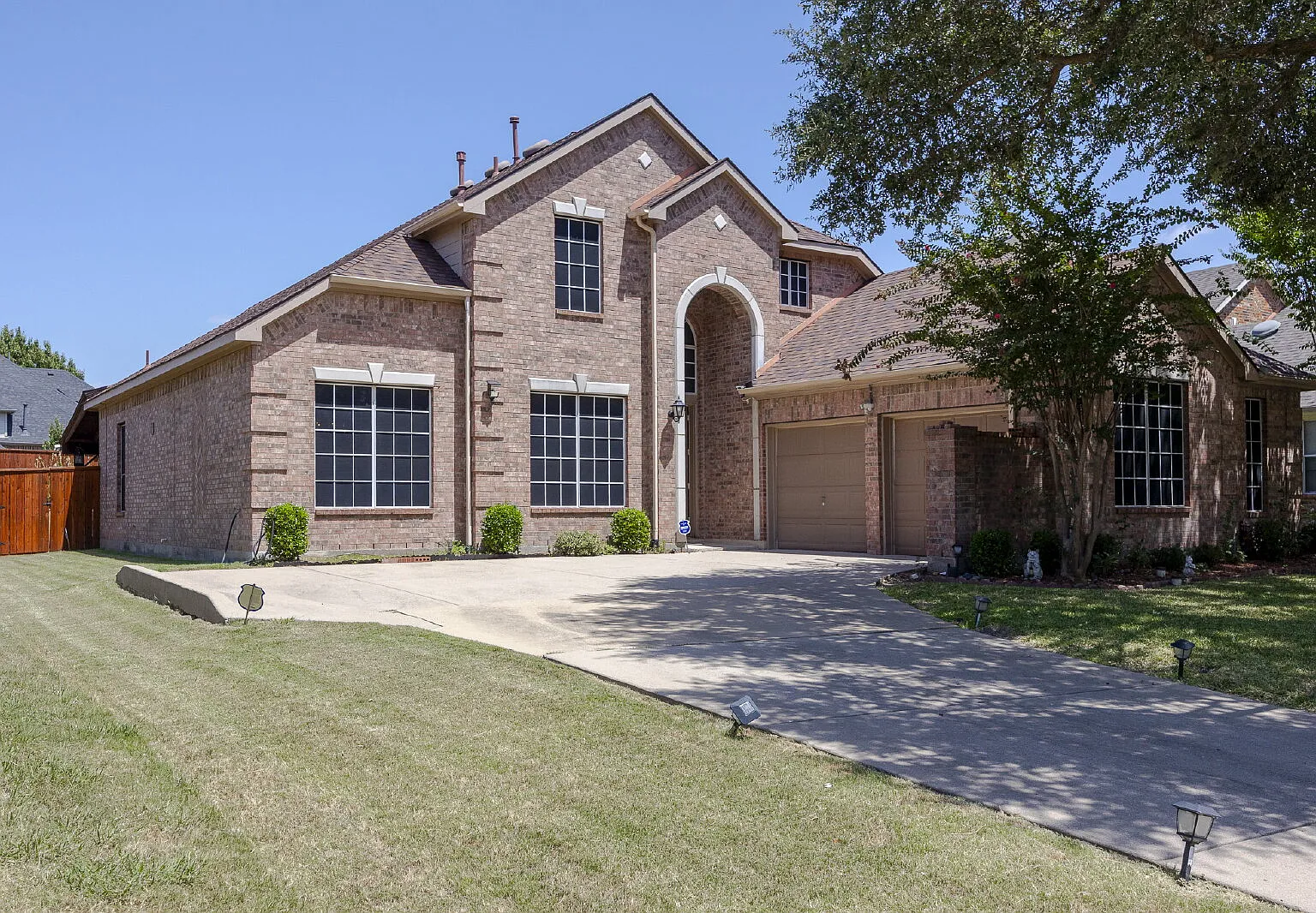 4 bed, 2.5 bath, 3505 sqft, $3,270 — Photo 4