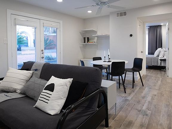 3rd image of 1101 Shoal Creek Blvd APT 19
