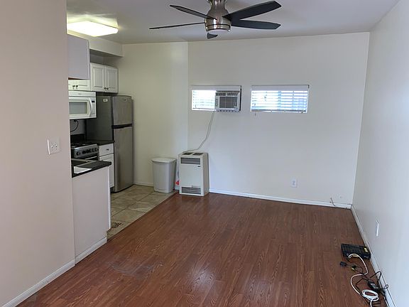 5th image of 237 E 16th Pl #A