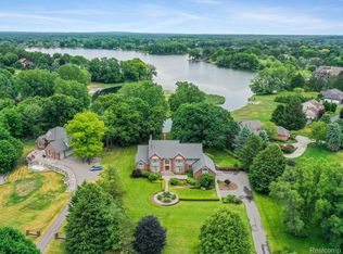 829 Hawksmoore Dr, Clarkston, MI