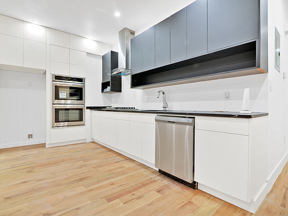 4th image of 3166 Philip Ave