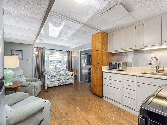 2nd image of 941 Nettles Boulevard