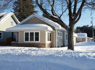 1213 W B St, Iron Mountain, MI 49801
