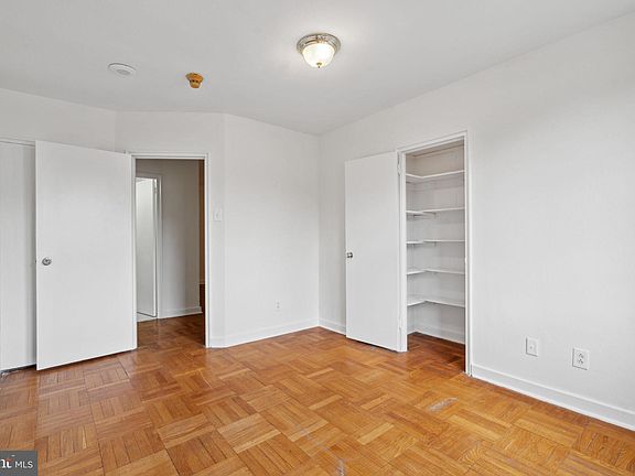 5th image of 2601 Pennsylvania Ave APT 352