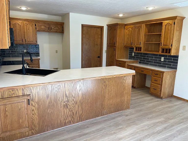 301 N Meadow St — Photo 7