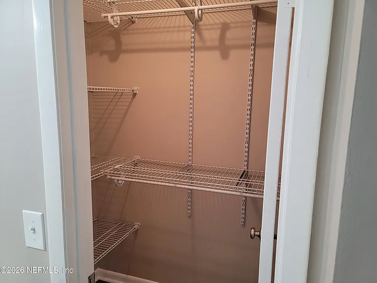 5553 Greatpine Ln S — Photo 20