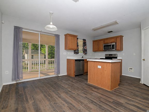 4th image of 6626 Walnut Valley Dr