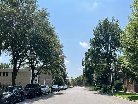 4th image of 5014 S Prairie Ave