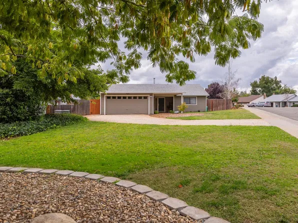 1470 Wimbledon Dr, Auburn, CA 95603