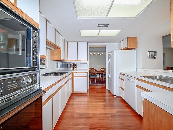 4th image of 5601 Turtle Bay DR #1203