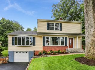 4 Beech Ter, Whippany, NJ 07981