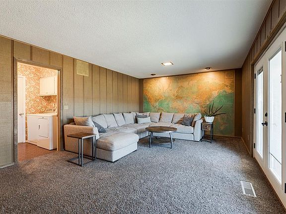5th image of 8720 Lakeaire Dr