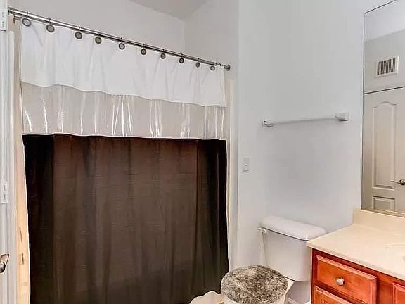 4th image of 301-5317 Warminster Dr #301