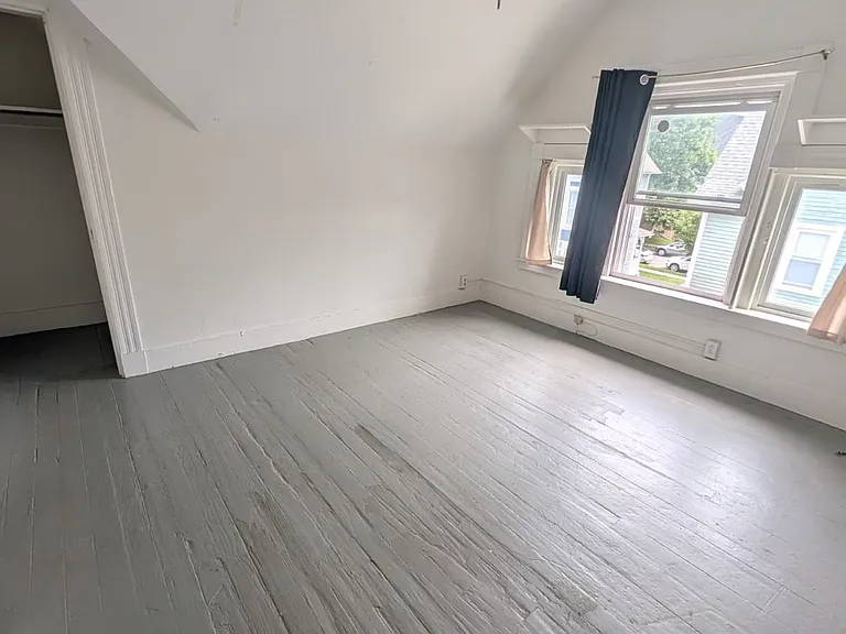 83 Sachem St #3R — Photo 3