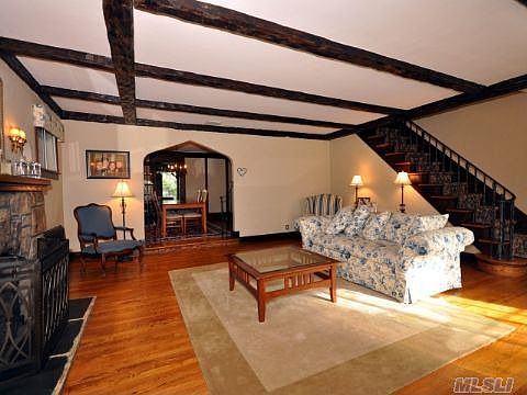 3rd image of 15 Marlborough Ct