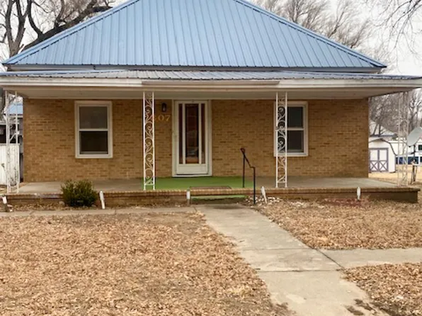 807 Prairie St, Ford, KS 67842
