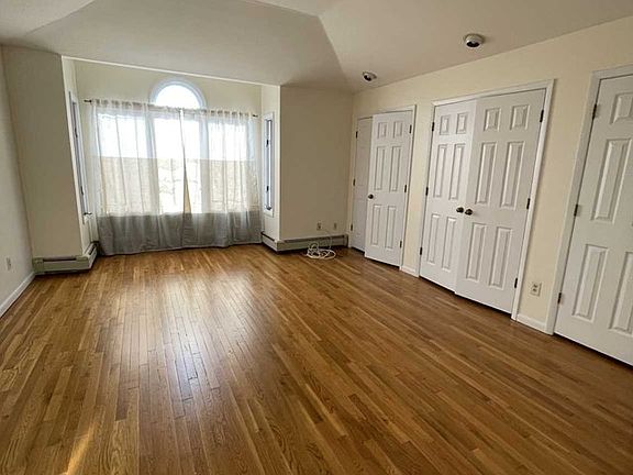 5th image of 239B Washington Ave