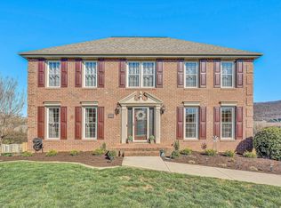 2816 Edgefield Dr, Vinton, VA
