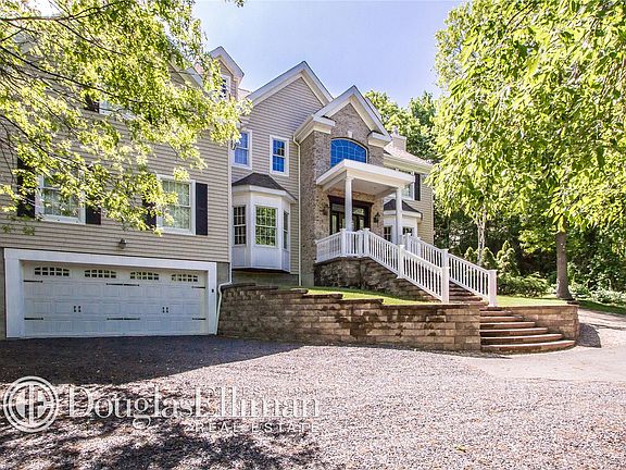 2nd image of 7 Ledgewood Dr