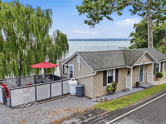 4th image of 2783 Lower Lake Rd