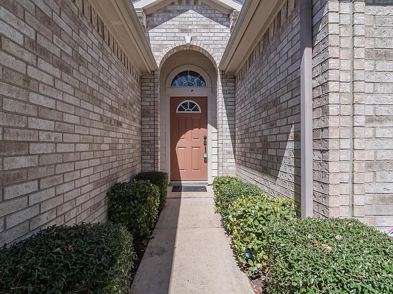 745 Rusk Rd — Photo 2