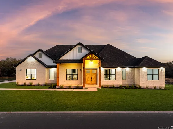 757 Stone Loop, Castroville, TX 78009