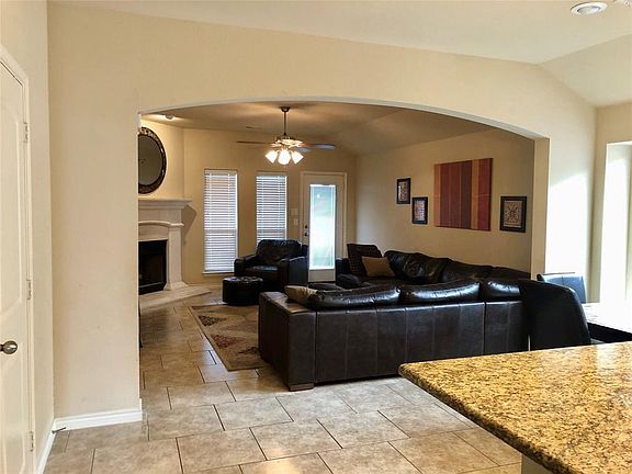 5th image of 9212 Hunters Ct