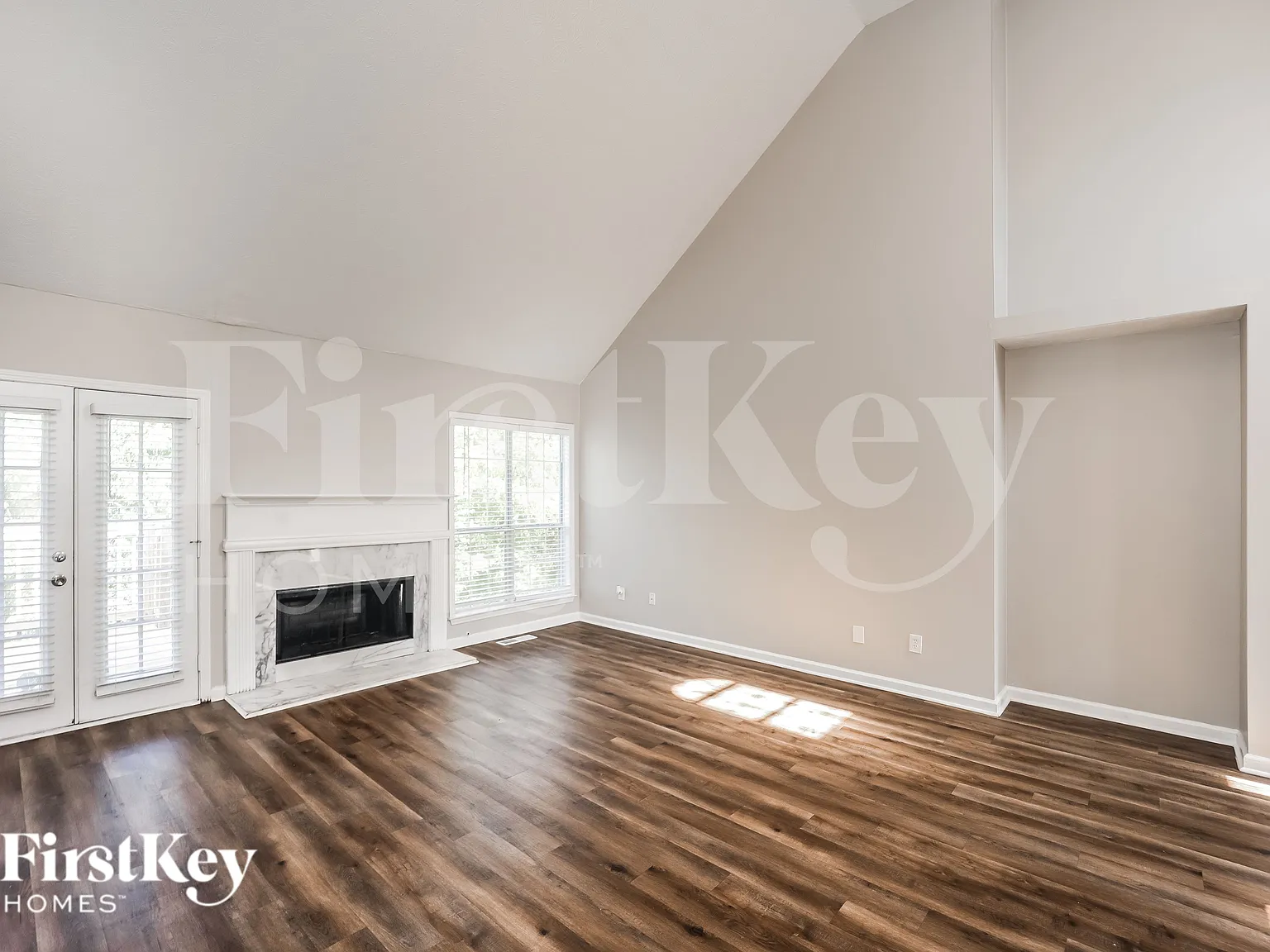 4 bed, 2.0 bath, 1928 sqft, $2,415 — Photo 2