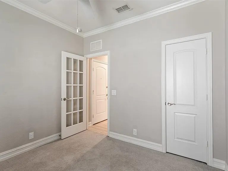 2904 Redbud Ln — Photo 18