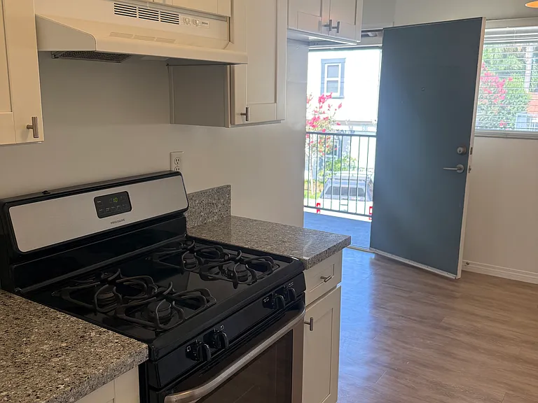 536 W Amerige Ave #C — Photo 5