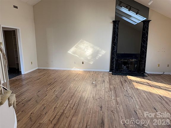 5th image of 1720 12th St NE