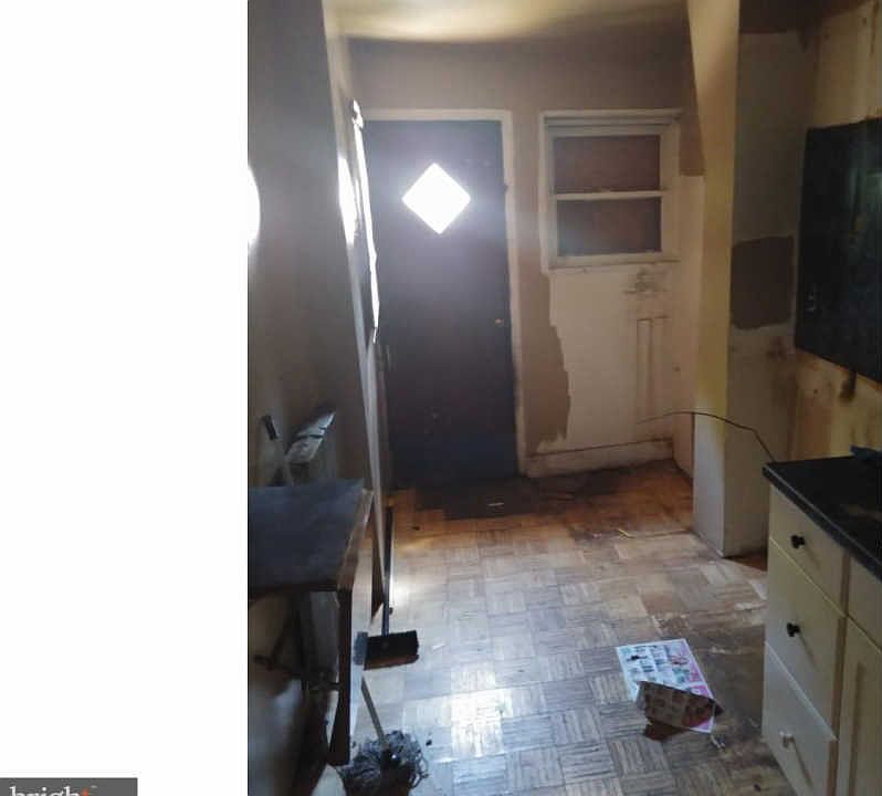 1st image of 1922 W Airdrie St