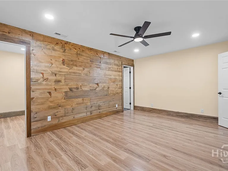 114 Saint Andrews Way — Photo 19