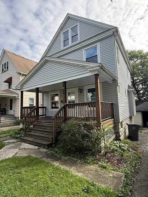 3 bed, $1,000 — Photo 1