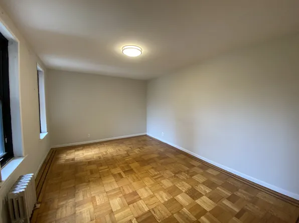 486 Brooklyn Avenue image 2 of 9