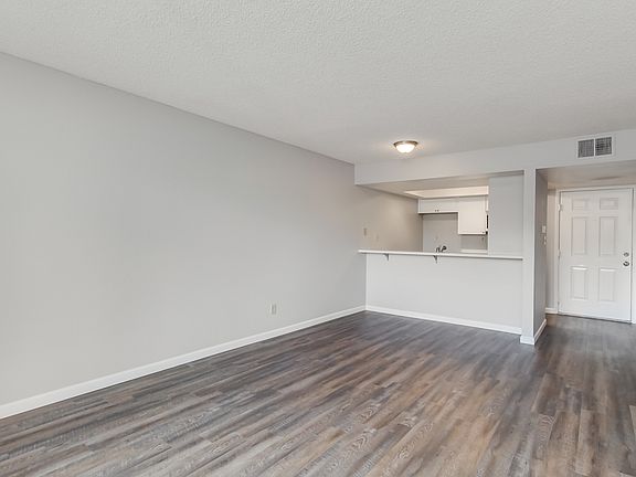 5th image of 540 N May St APT 1107
