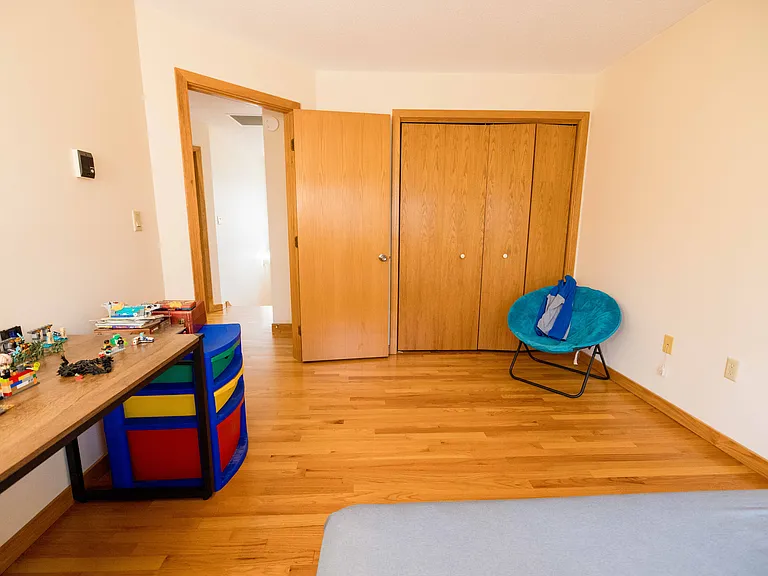 18 Clifford Ave — Photo 31