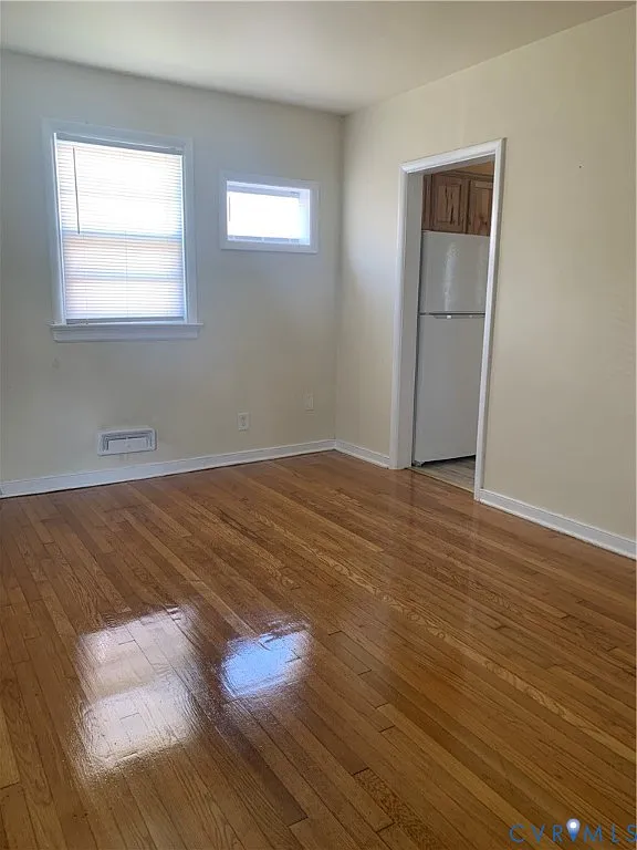 3 bed, 1.0 bath, 864 sqft, $1,500 — Photo 3