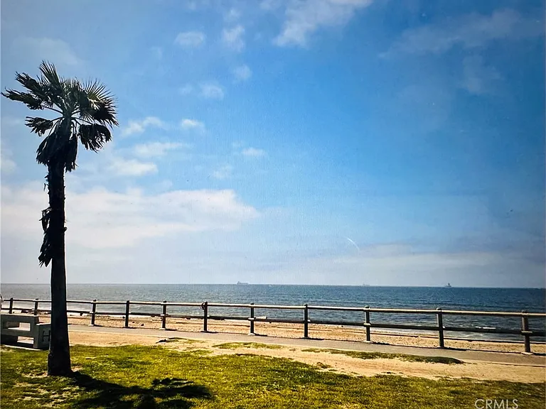 711 Pacific Coast Hwy #330 — Photo 41