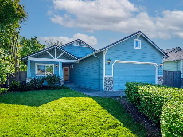 923 Village Cir, Medford, OR 97504