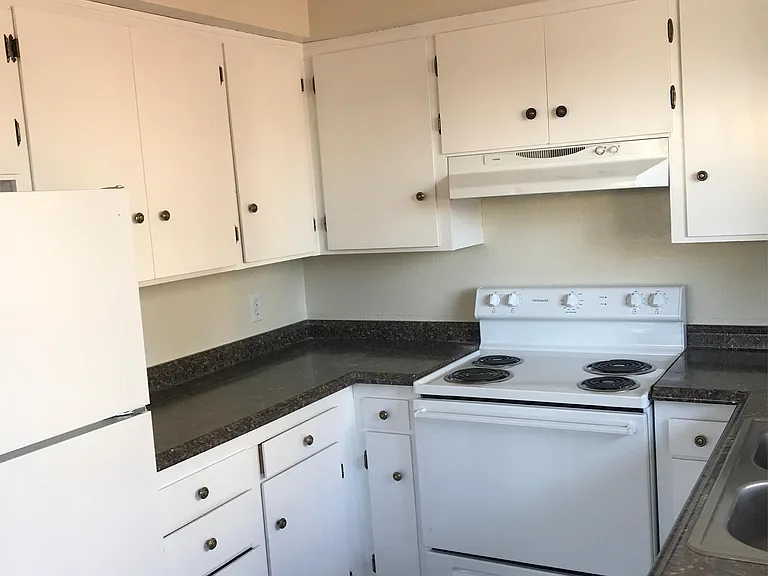 1355 Cordone Ave #13 — Photo 2